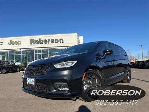 2023 Chrysler Pacifica Hybrid Touring L