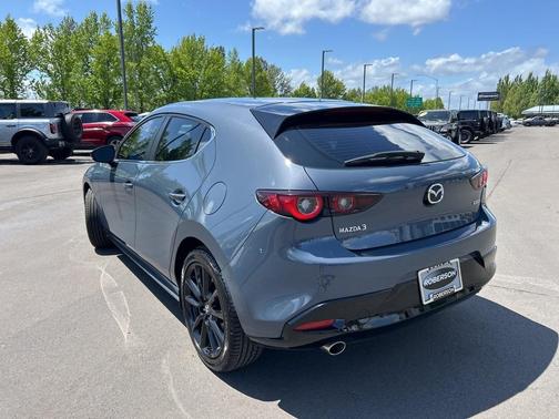 2022 Mazda Mazda3 Carbon Edition
