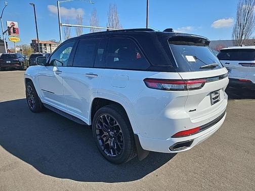 2025 Jeep Grand Cherokee Summit