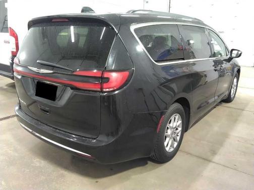 2022 Chrysler Pacifica Touring-L