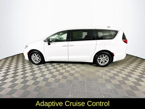 White 2024 Chrysler Pacifica Touring-L