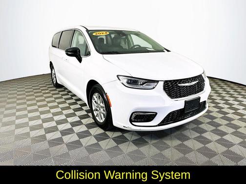 White 2024 Chrysler Pacifica Touring-L
