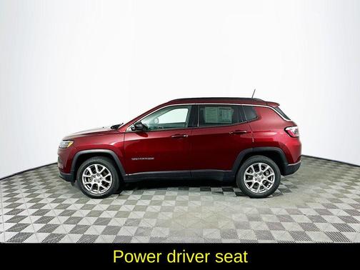 2022 Jeep Compass Latitude Lux