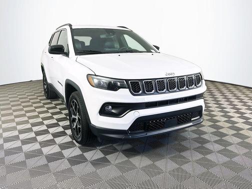 White 2024 Jeep Compass Latitude