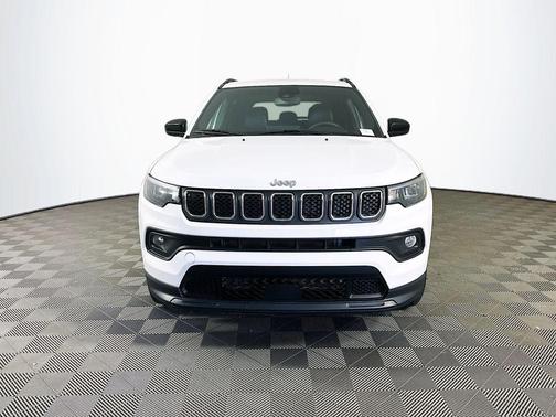 White 2024 Jeep Compass Latitude