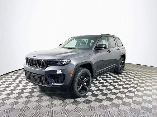 2025 Jeep Grand Cherokee Laredo