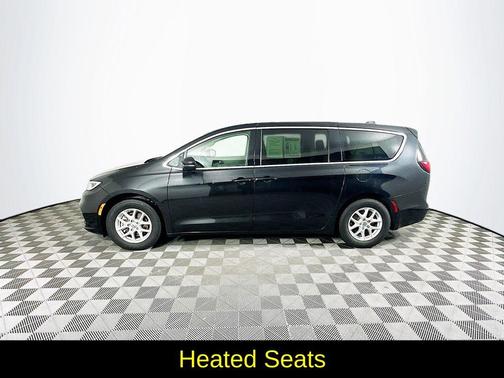 2023 Chrysler Pacifica Touring-L