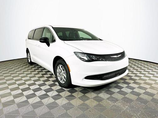 2026 Chrysler Voyager LX