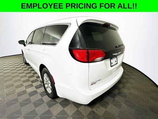 2026 Chrysler Voyager LX