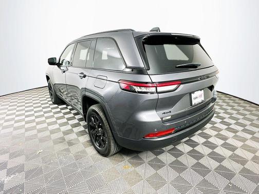 2024 Jeep Grand Cherokee Laredo