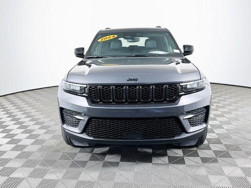 2024 Jeep Grand Cherokee Laredo