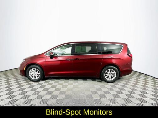 2023 Chrysler Pacifica Touring-L