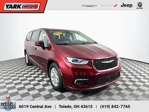 2023 Chrysler Pacifica Touring-L