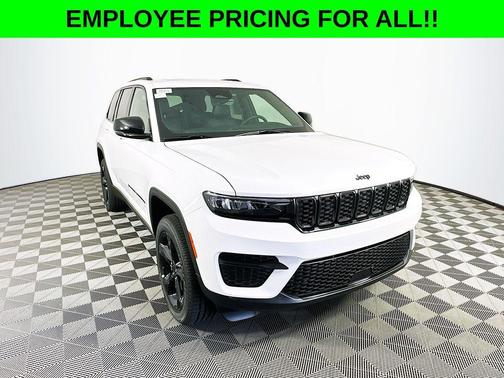2025 Jeep Grand Cherokee Laredo