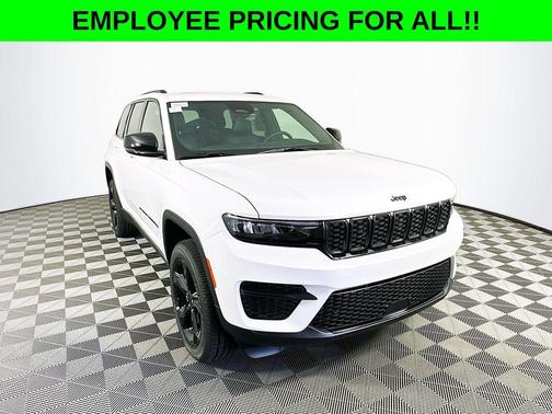 2025 Jeep Grand Cherokee Laredo