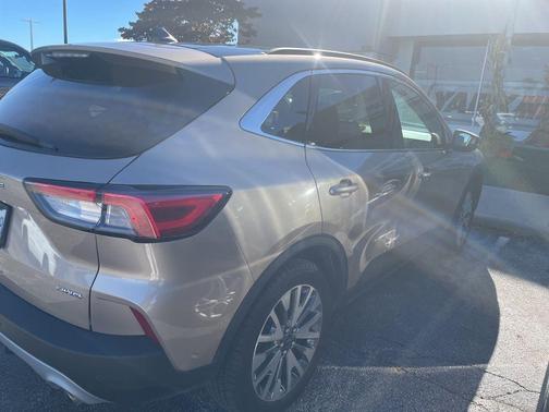 2020 Ford Escape Titanium