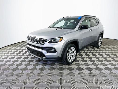 2024 Jeep Compass Latitude Lux
