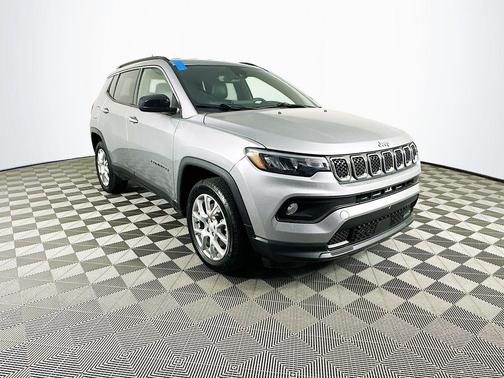 2024 Jeep Compass Latitude Lux