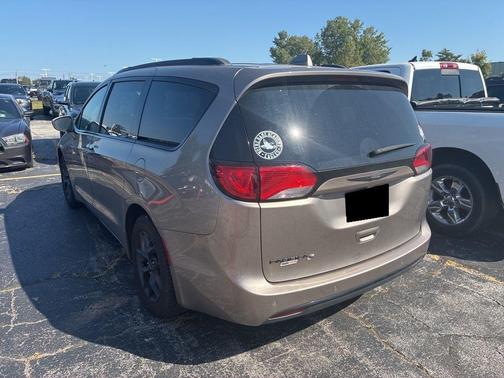 2018 Chrysler Pacifica Touring-L