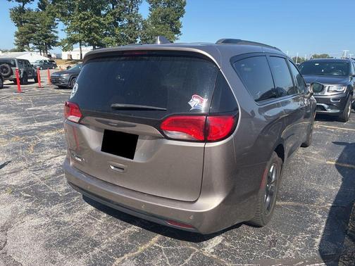 2018 Chrysler Pacifica Touring-L