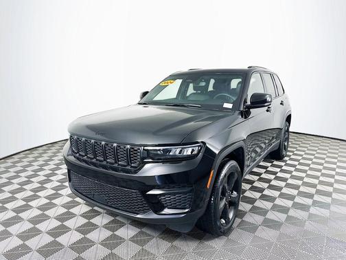 2024 Jeep Grand Cherokee Laredo