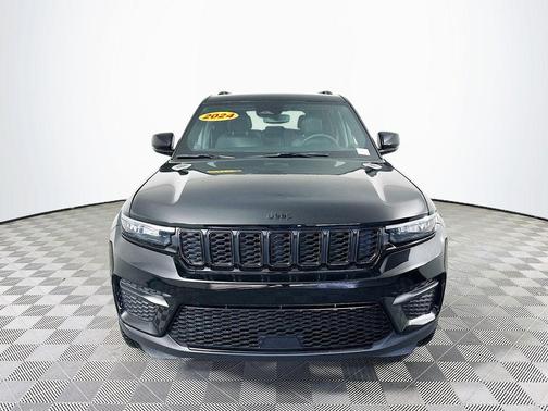 2024 Jeep Grand Cherokee Laredo