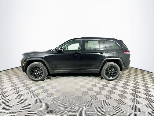 Black 2026 Jeep Grand Cherokee Laredo