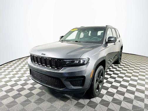 2024 Jeep Grand Cherokee Laredo