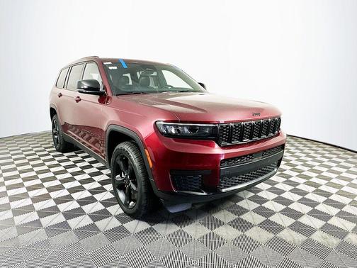 2022 Jeep Grand Cherokee L Laredo