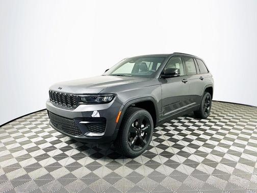 2025 Jeep Grand Cherokee Laredo