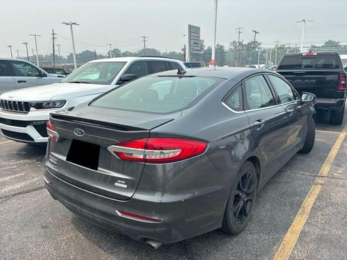 Gray 2019 Ford Fusion SE