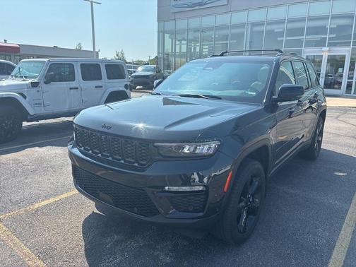 Brown 2024 Jeep Grand Cherokee Limited