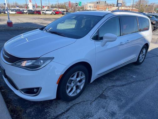 2018 Chrysler Pacifica Touring-L