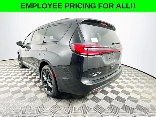 2026 Chrysler Pacifica Limited