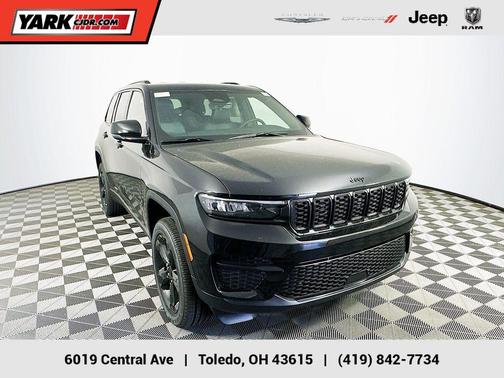 2025 Jeep Grand Cherokee Laredo