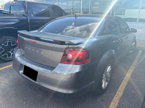 Silver 2013 Dodge Avenger SE