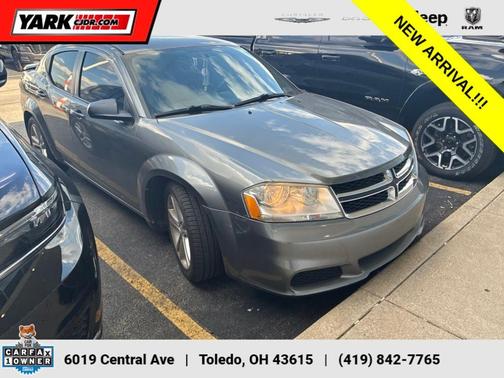 Silver 2013 Dodge Avenger SE