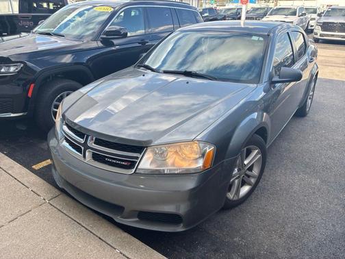 Silver 2013 Dodge Avenger SE