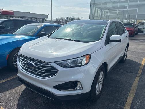 White 2019 Ford Edge SEL
