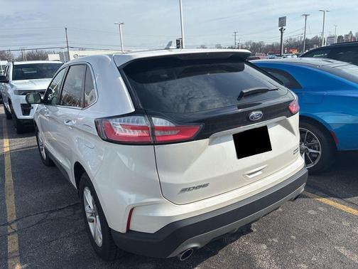 White 2019 Ford Edge SEL