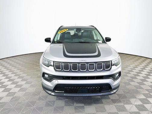 Silver 2022 Jeep Compass Latitude