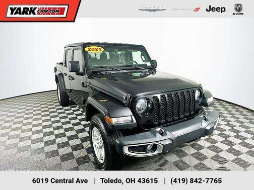 2022 Jeep Gladiator Sport