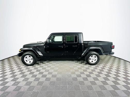 2022 Jeep Gladiator Sport