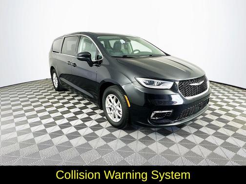 2023 Chrysler Pacifica Touring-L