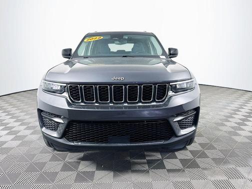 2022 Jeep Grand Cherokee Laredo