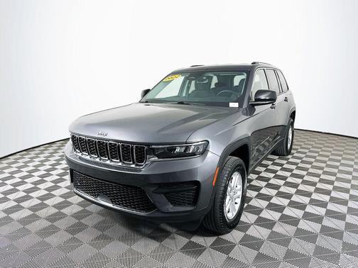 2022 Jeep Grand Cherokee Laredo