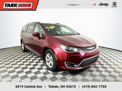 2017 Chrysler Pacifica Touring-L Plus