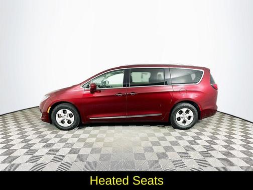 2017 Chrysler Pacifica Touring-L Plus