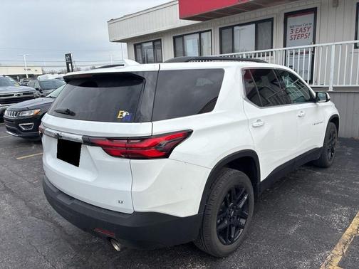 2022 Chevrolet Traverse LT Cloth