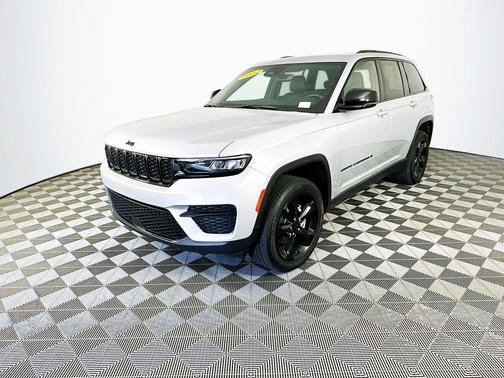 2022 Jeep Grand Cherokee Altitude